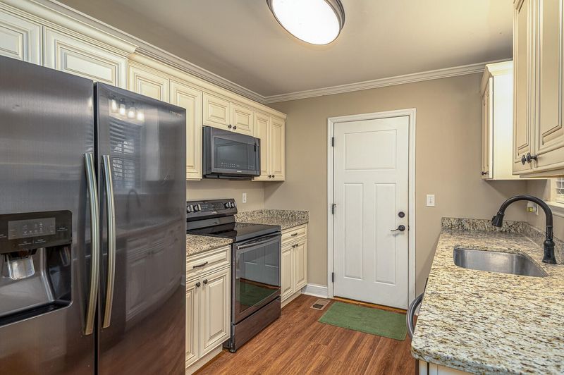 27 Berry Cir, Ringgold, GA 30736