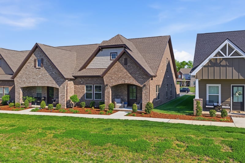 659 Swanston Ln, Gallatin, TN 37066