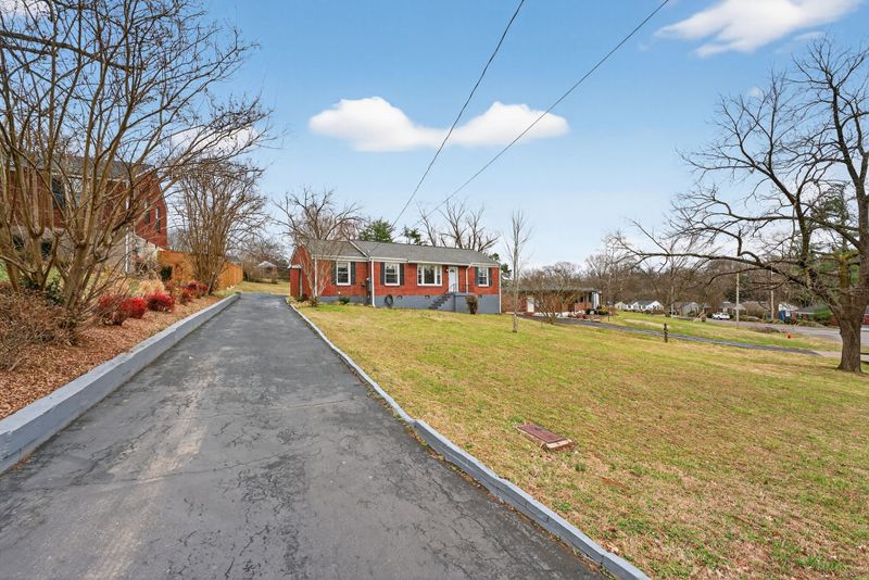 3326 Mimosa Dr, Nashville, TN 37211