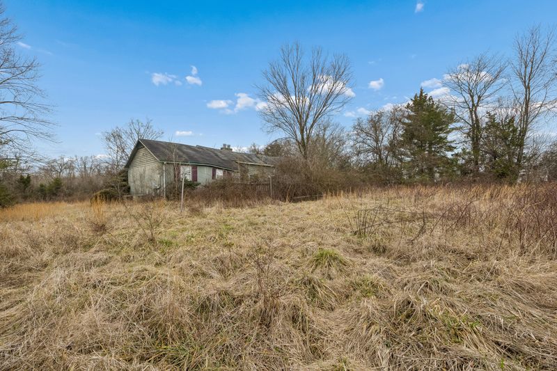 1187 Lawrence Rd, Murfreesboro, TN 37128