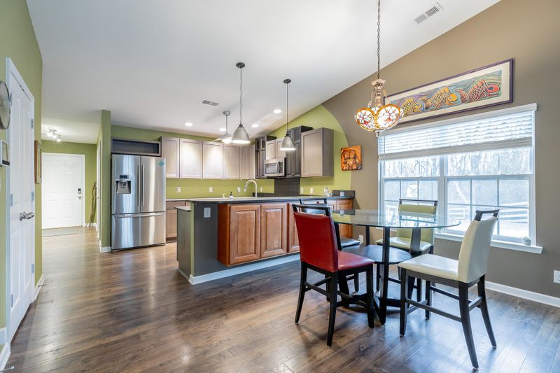 39 Dragoon Ct, Rossville, GA 30741
