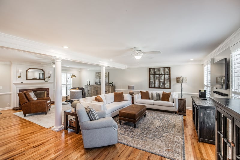 107 Meadow Ln, Hendersonville, TN 37075