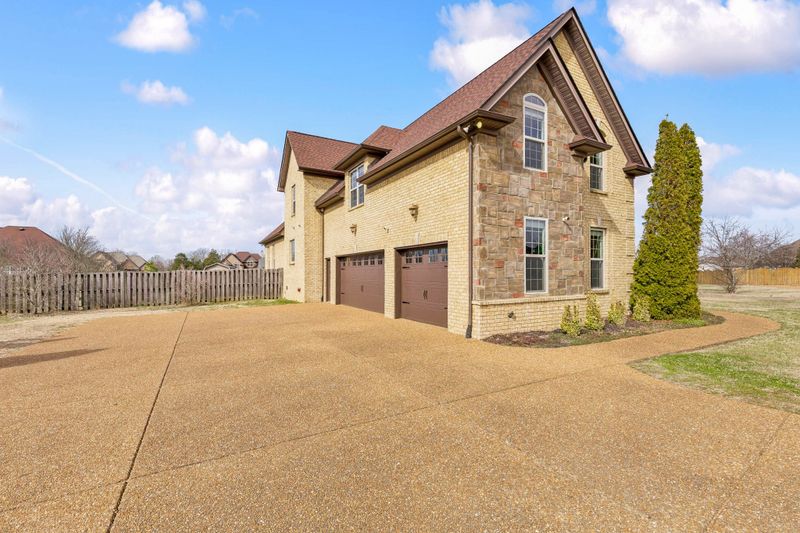 607 Stonefield Ct, Mount Juliet, TN 37122