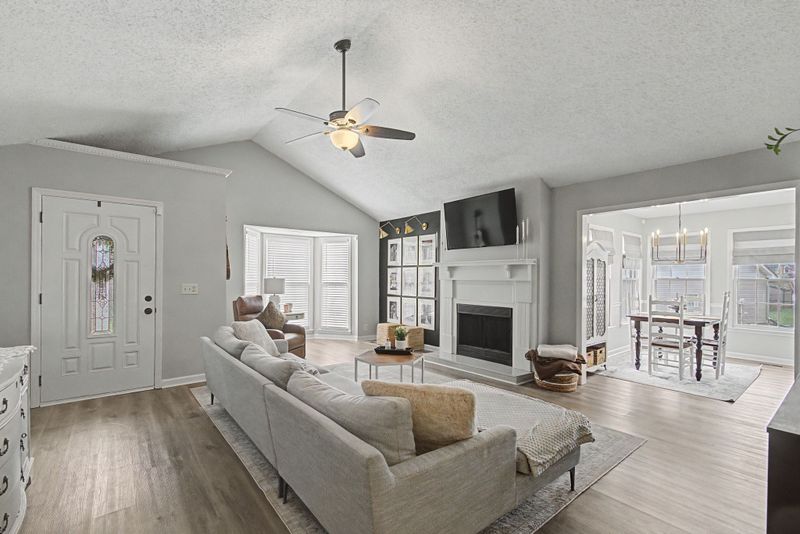 910 Spanish Oak Cir, La Vergne, TN 37086
