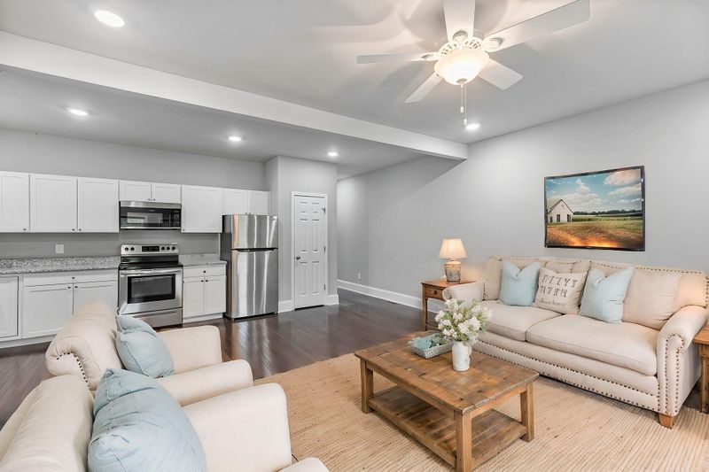 426 Caldwell Dr, Columbia, TN 38401