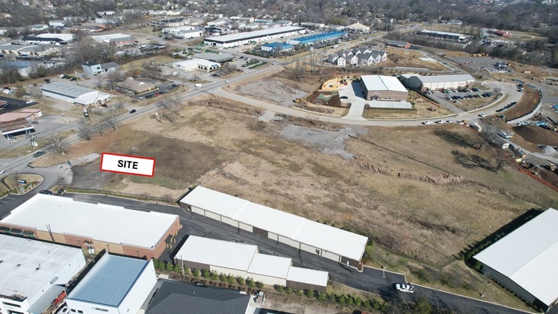 100 New Shackle Island Rd, Hendersonville, TN 37075