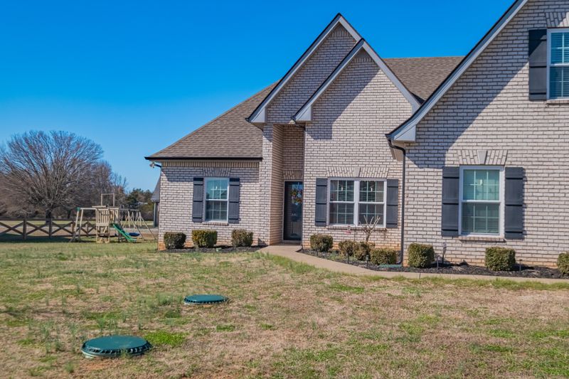 7909 Alameda Dr, Murfreesboro, TN 37127