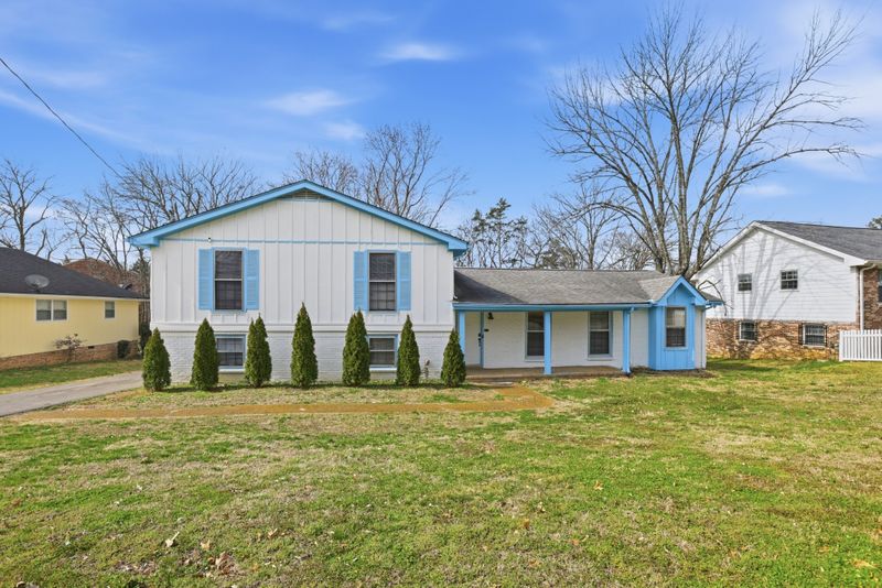 561 Castlegate Dr, Nashville, TN 37217