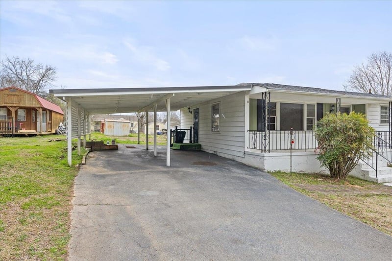 9 Chickamauga St, Fort Oglethorpe, GA 30742