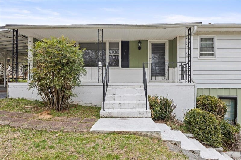 9 Chickamauga St, Fort Oglethorpe, GA 30742