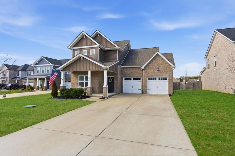 606 Oakvale Ln, Mount Juliet, TN 37122