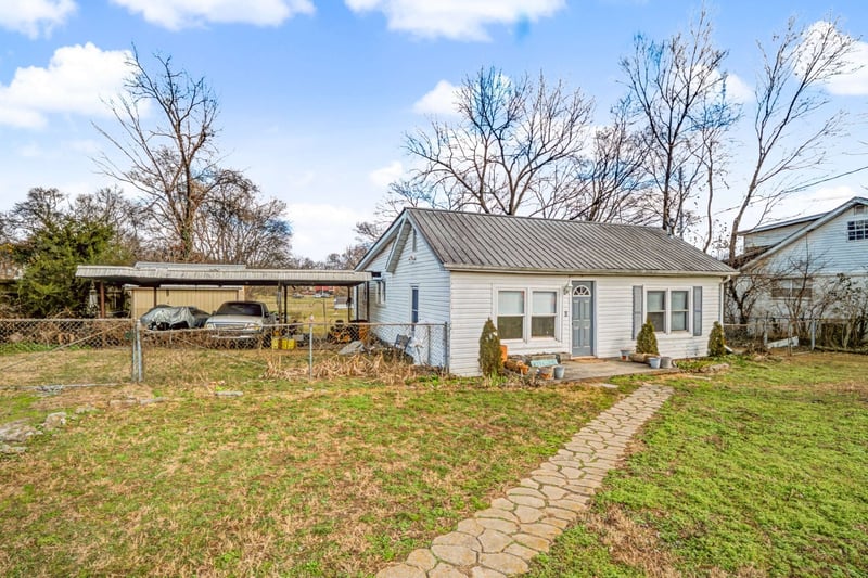 737 Saunders Ct, Nashville, TN 37216