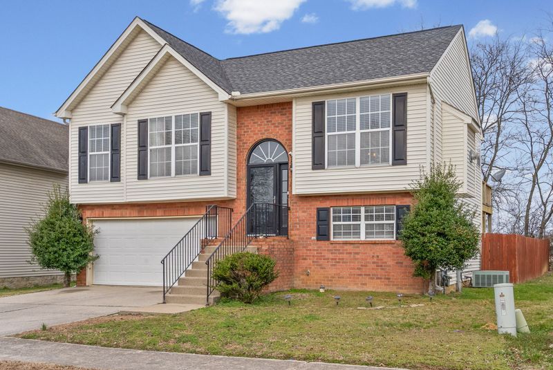 125 Sumner Meadows Ln, Hendersonville, TN 37075