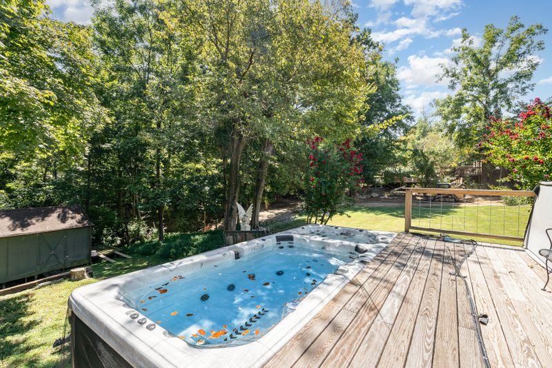 240 Green Harbor Rd, Old Hickory, TN 37138
