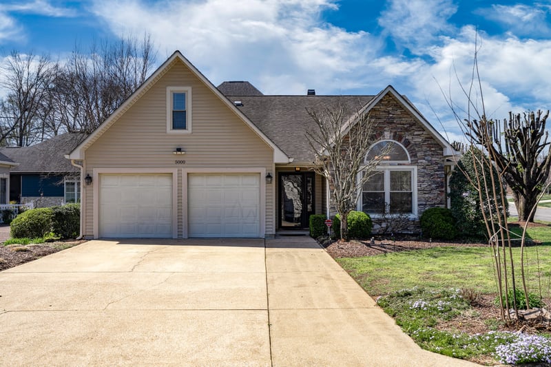 5000 Lancelot Ct, Columbia, TN 38401