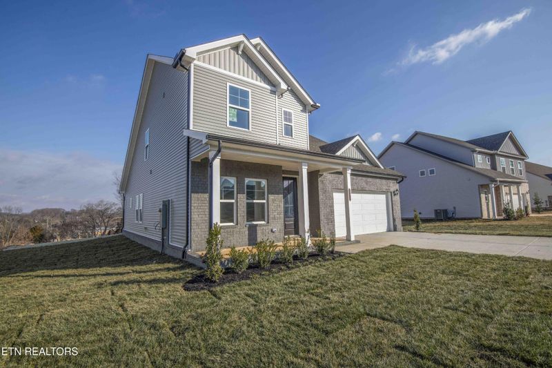 245 Sugar Maple Trl, Lenoir City, TN 37771