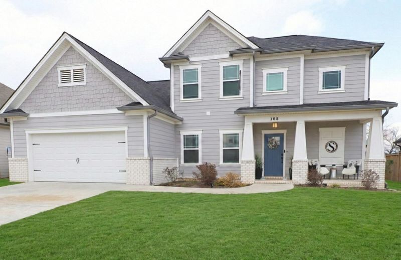 308 Winchester Dr, Rossville, GA 30741