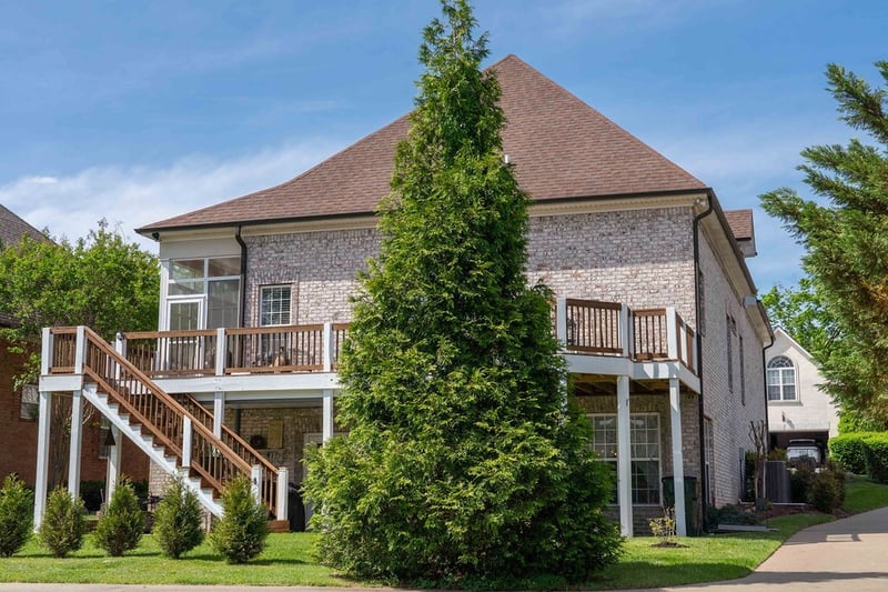 1111 Isaac Franklin Dr, Gallatin, TN 37066