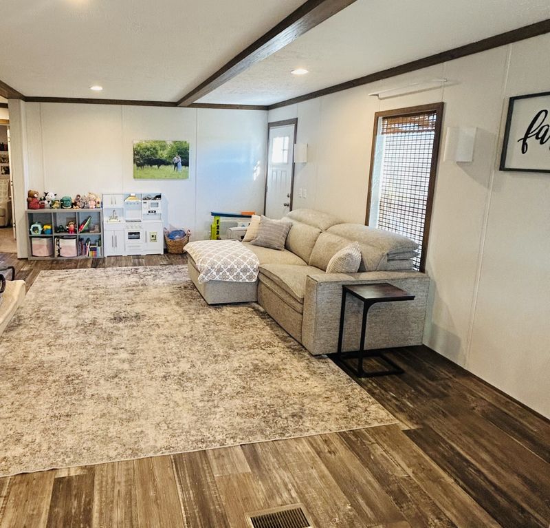 112 Carter Ln, Castalian Springs, TN 37031