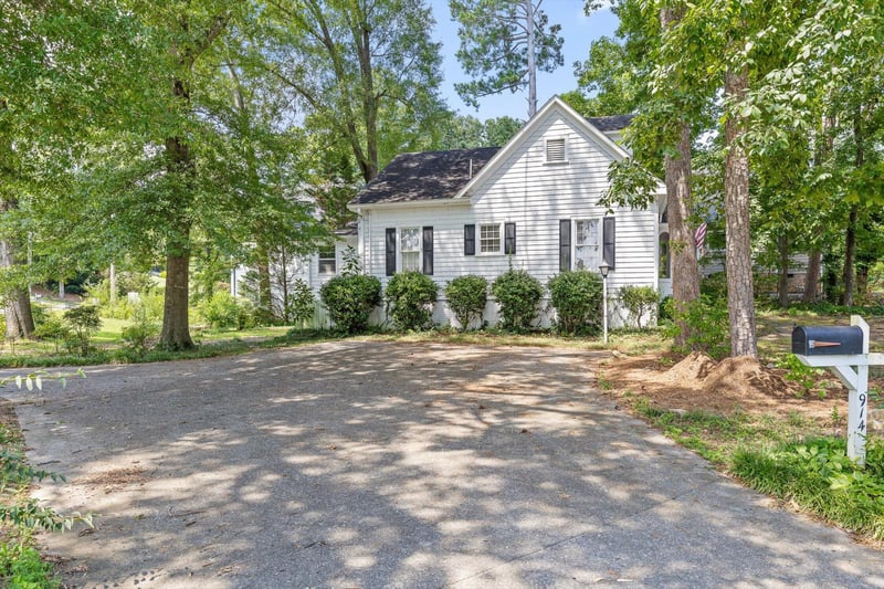 914 W Walnut Ave, Dalton, GA 30720