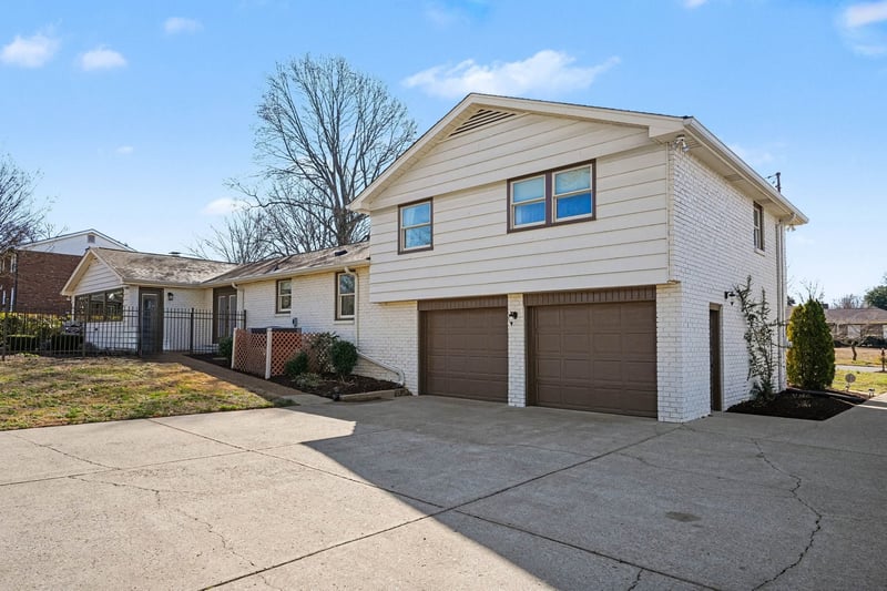 207 Montchanin Dr, Old Hickory, TN 37138