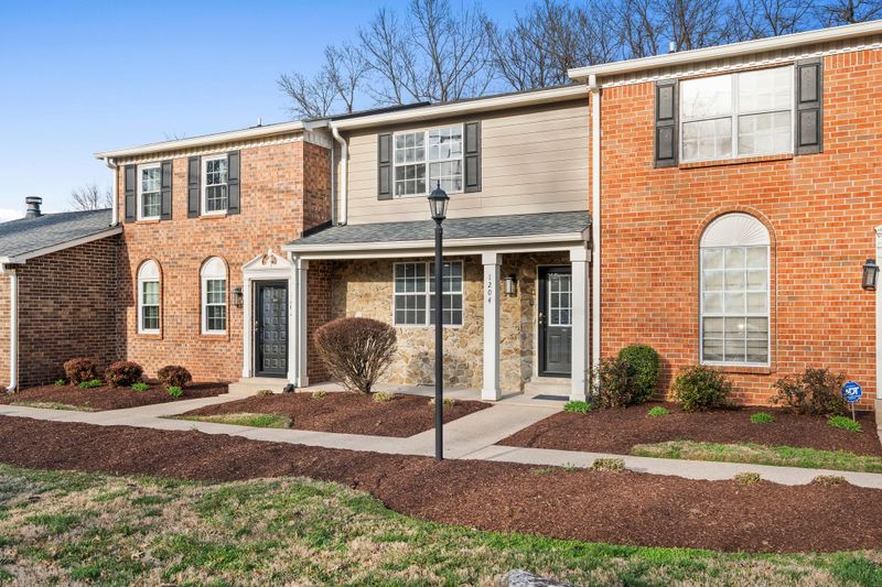 1204 Massman Dr, Nashville, TN 37217