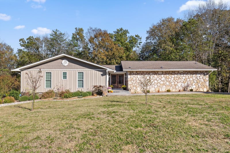 92 S Glade Rd, Fort Oglethorpe, GA 30742