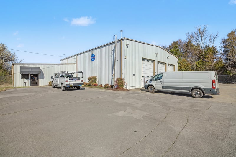 225 Fiberglass Dr, Mount Juliet, TN 37122