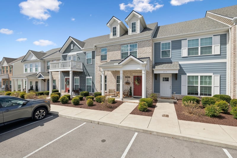 214 Mansfield Dr, Gallatin, TN 37066
