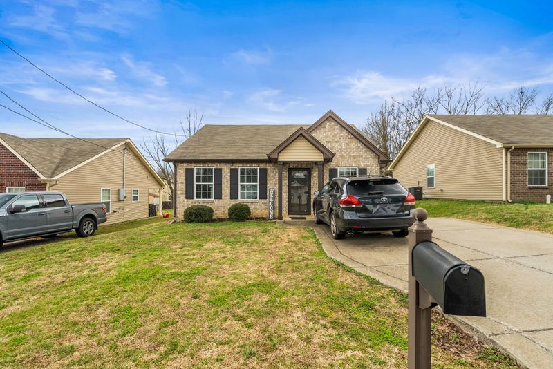 914 16th Ave E, Springfield, TN 37172