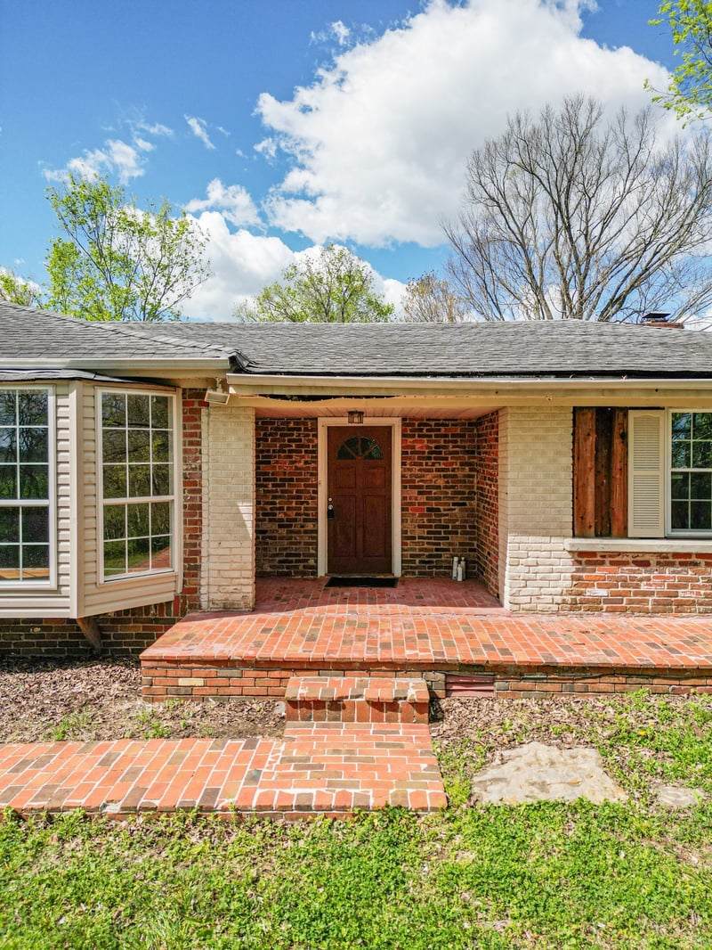 312 Sunnyside Ln, Columbia, TN 38401