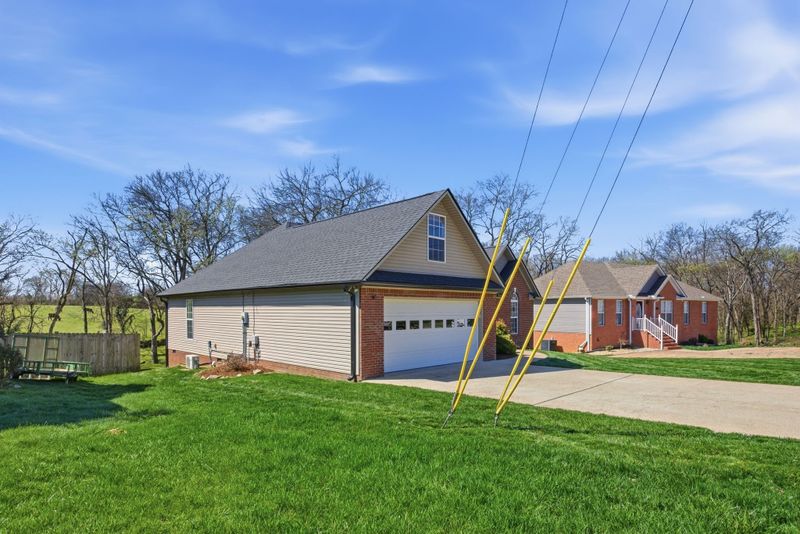 1961 Sheffield Ln, Columbia, TN 38401