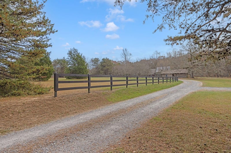 89 Halifax Farm Ln, Rising Fawn, GA 30738