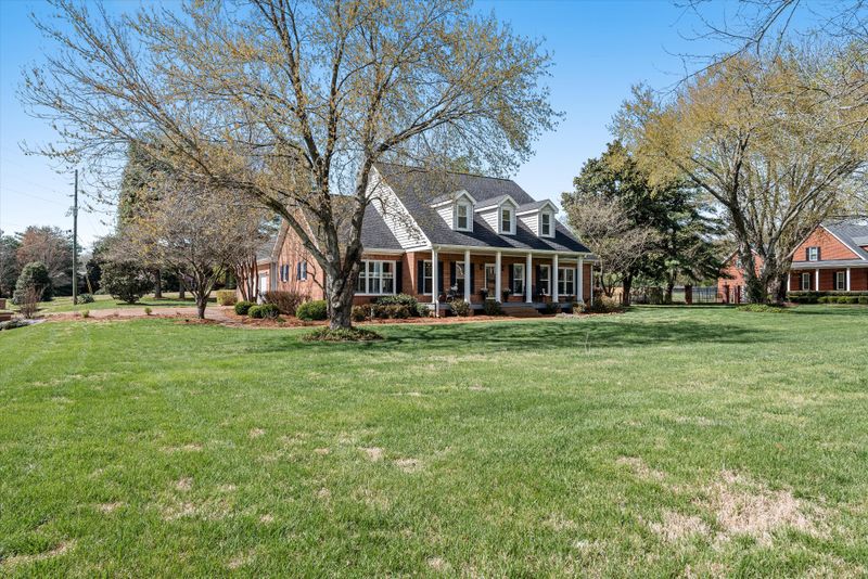 2246 Oakleaf Dr, Franklin, TN 37064