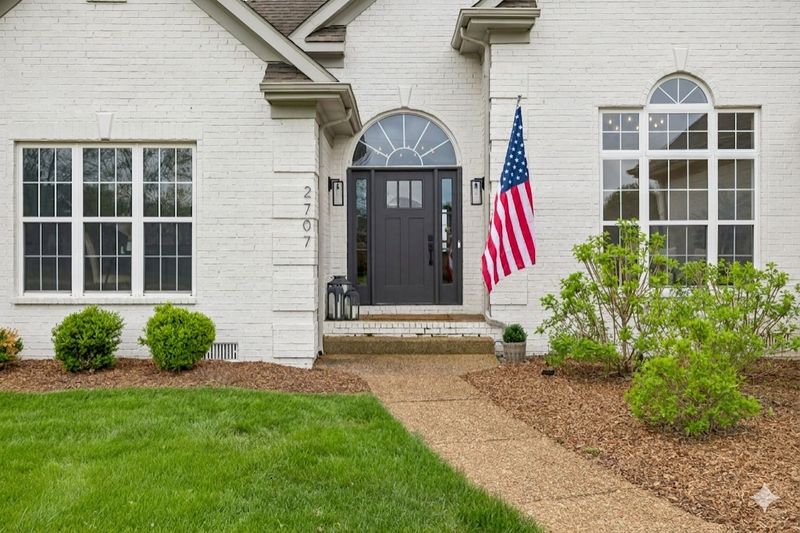 2707 Brenda St, Thompsons Station, TN 37179