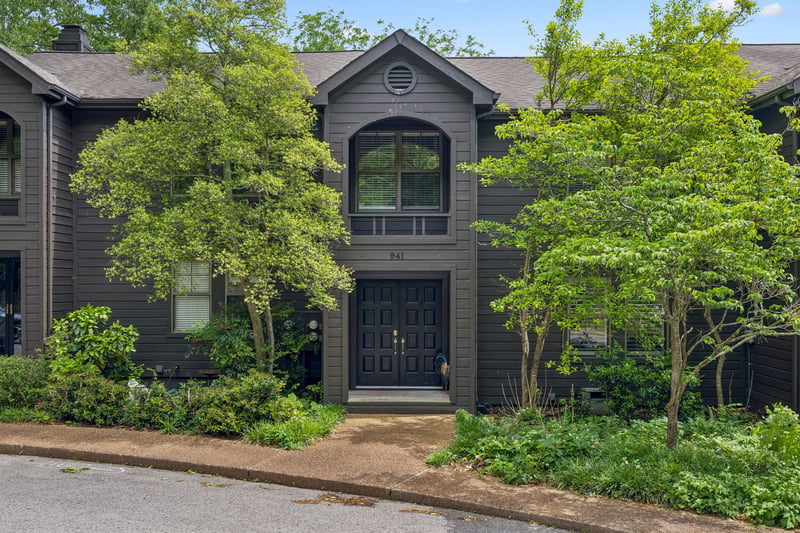941 Harpeth Trace Dr, Nashville, TN 37221