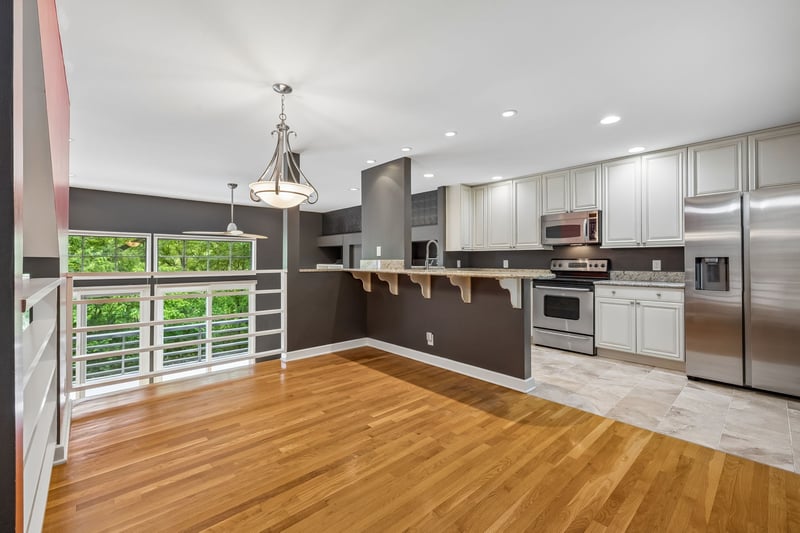 941 Harpeth Trace Dr, Nashville, TN 37221