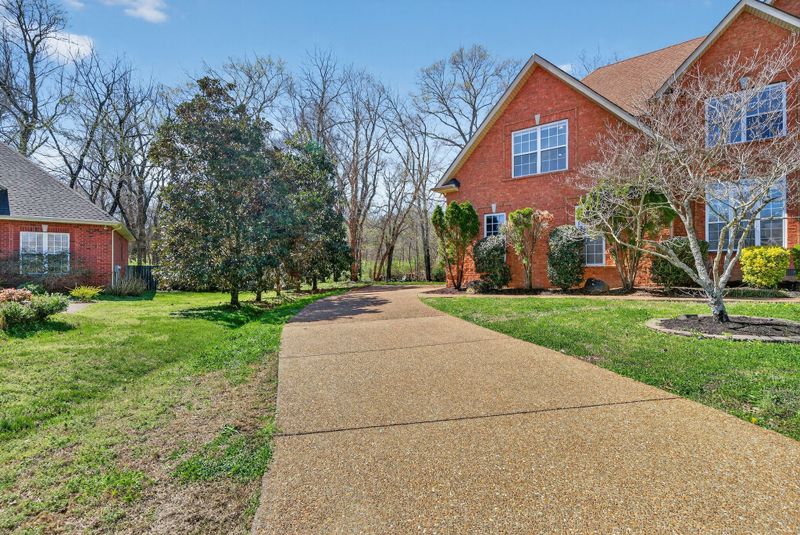 3104 Shropshire Ct, Thompsons Station, TN 37179