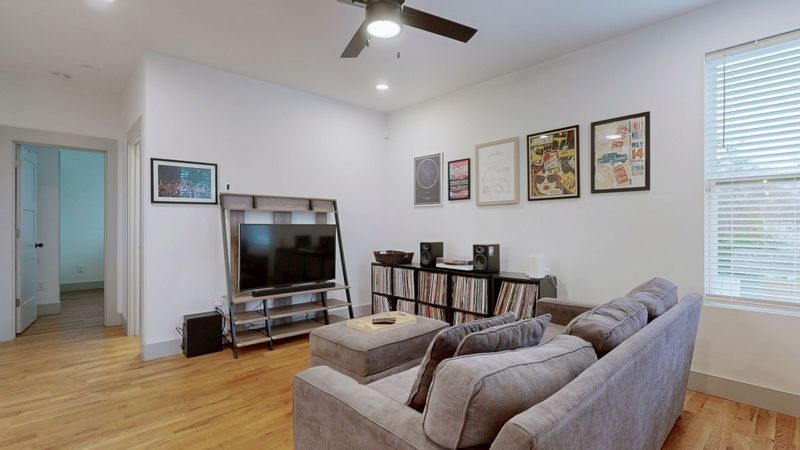 2726 Mailan Dr, Nashville, TN 37206