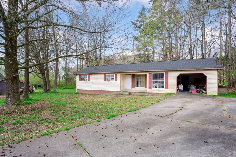 629 Mahogany Ln NW, Dalton, GA 30720