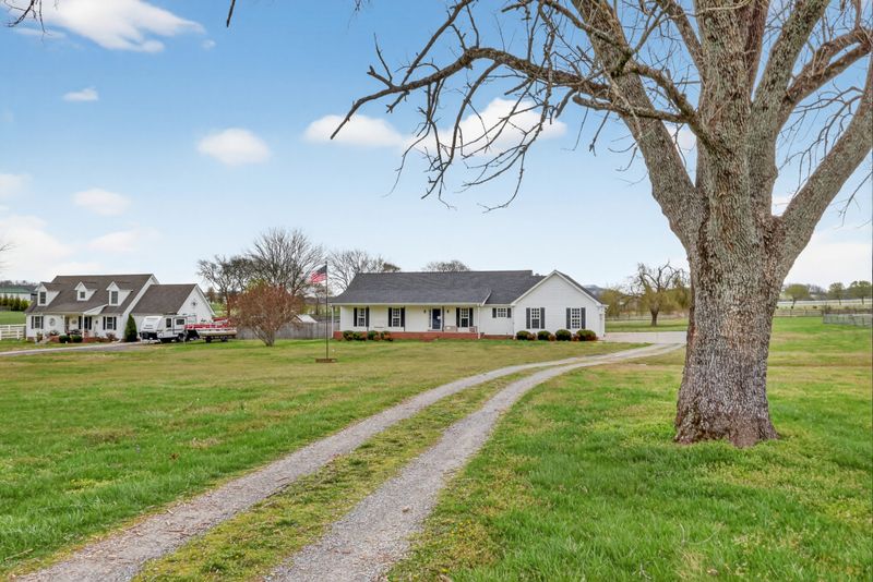 766 Rock Springs Rd, Castalian Springs, TN 37031
