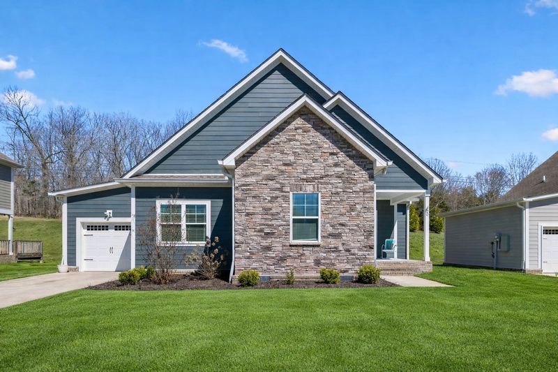 20 Sycamore Rdg W, Burns, TN 37029