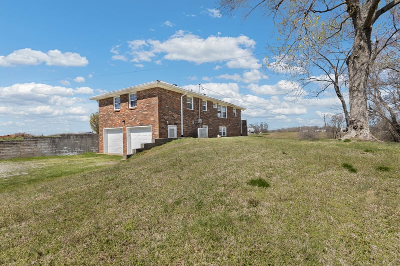 6035 Buzzard Creek Rd, Cedar Hill, TN 37032