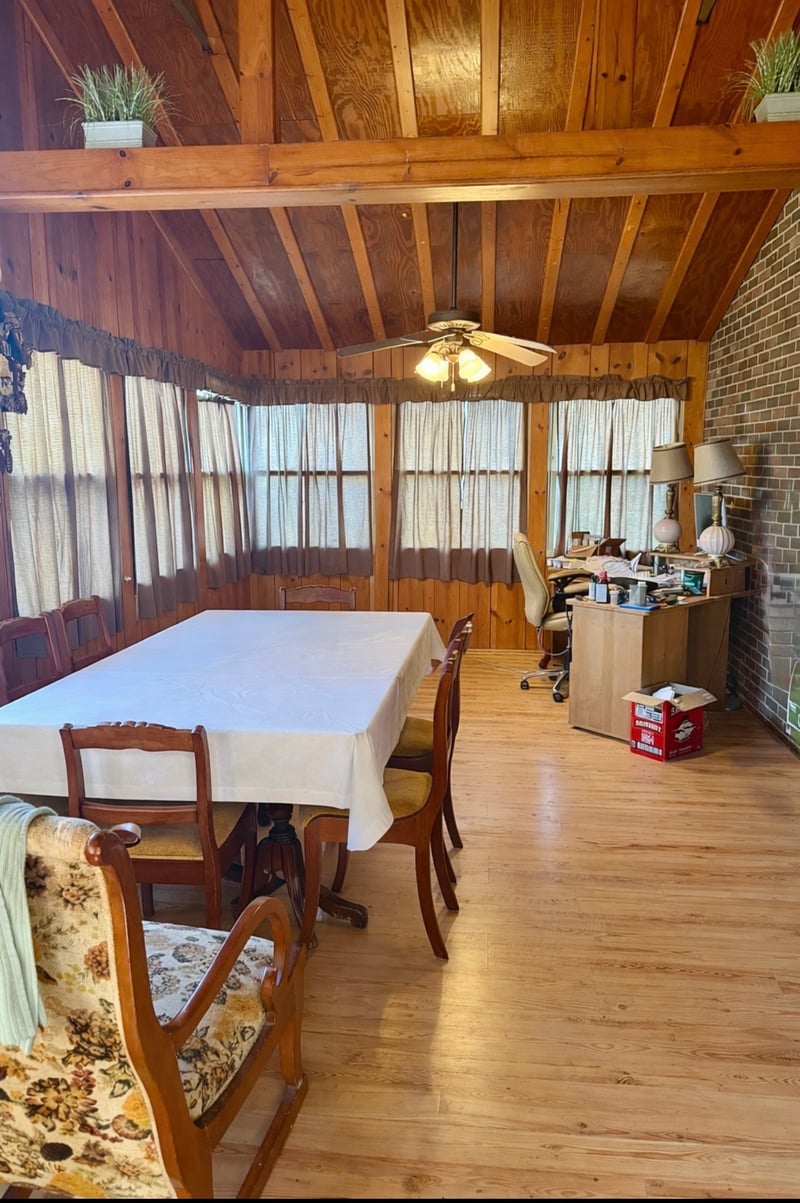 555 Eastside Dr, White Bluff, TN 37187