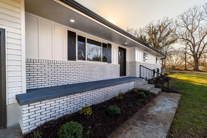 142 N Cherry St, Tunnel Hill, GA 30755