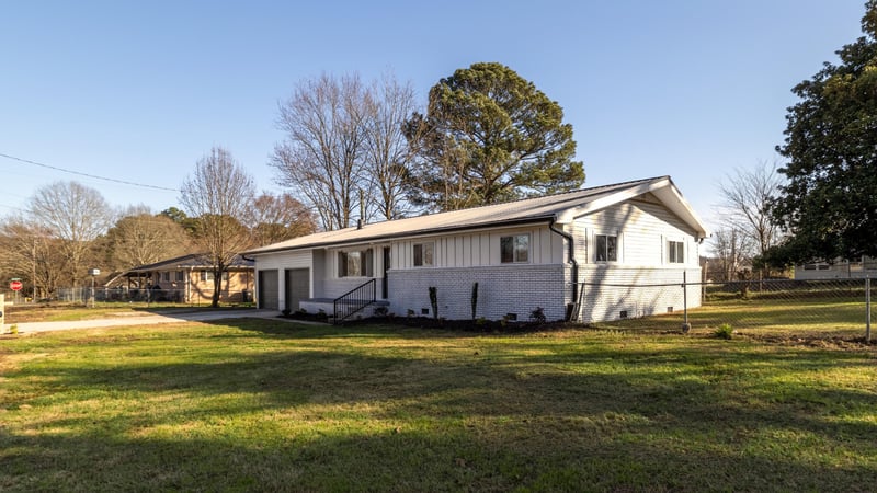 142 N Cherry St, Tunnel Hill, GA 30755
