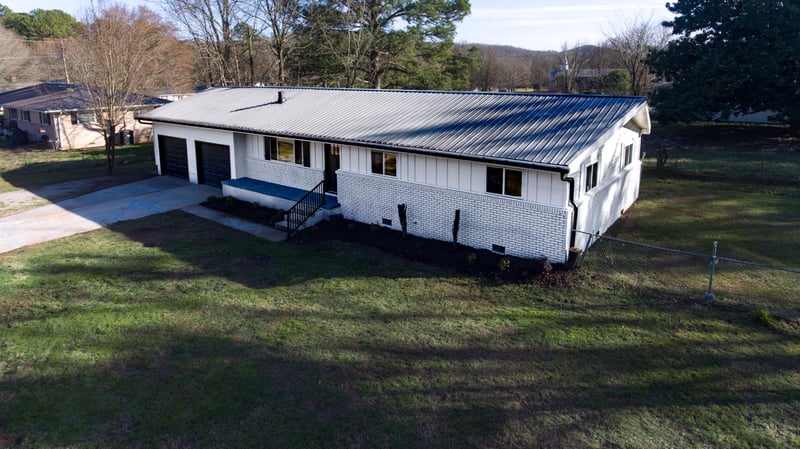 142 N Cherry St, Tunnel Hill, GA 30755