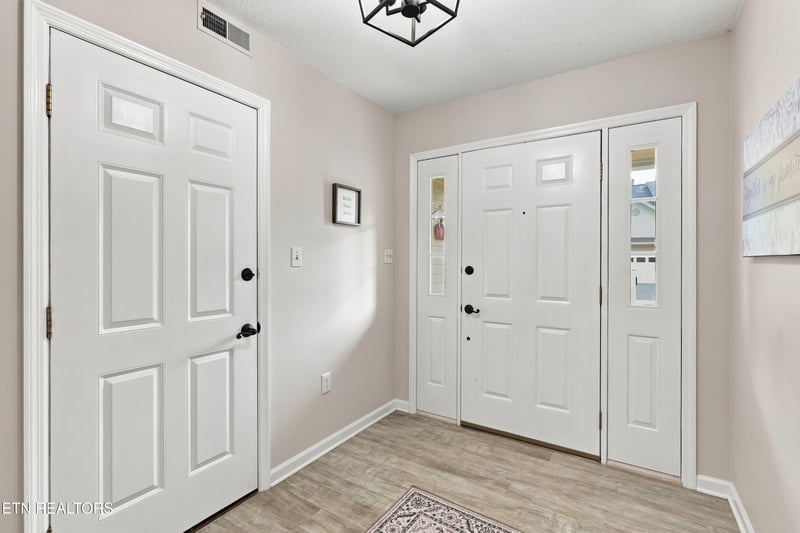 1003 Hardwick Dr, Maryville, TN 37803