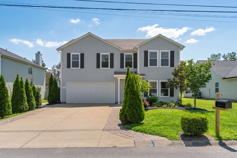 2675 Sutherland Dr, Thompsons Station, TN 37179