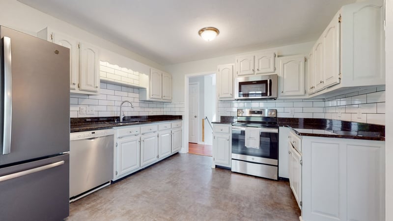 1504 Potter Dr, Columbia, TN 38401